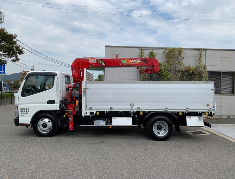 クレーン付トラック【積載量3,000kg】・・・1台